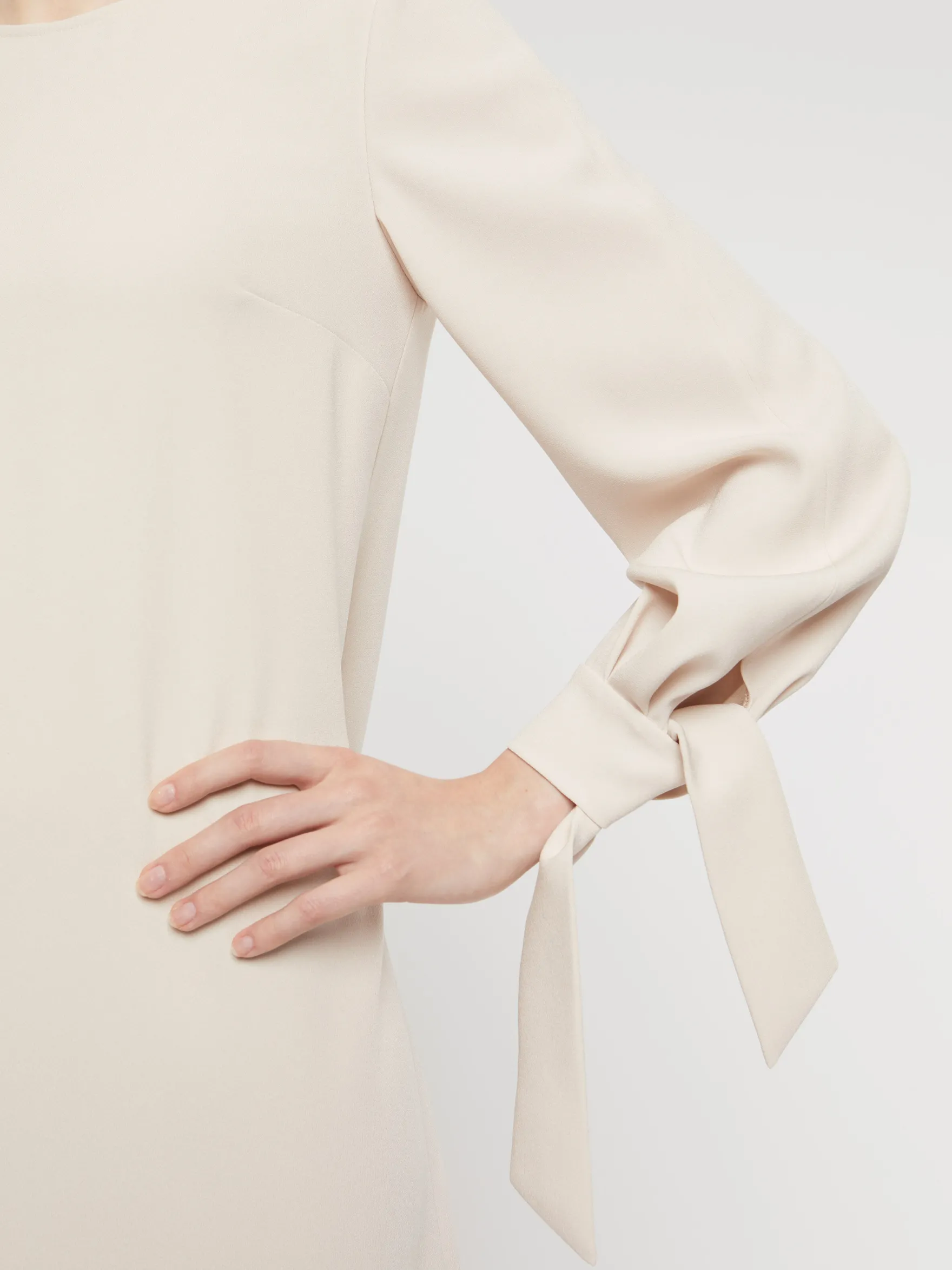 Women Paule Ka Dresses>Straight Cut Satin-Back Crepe Dress With Bows